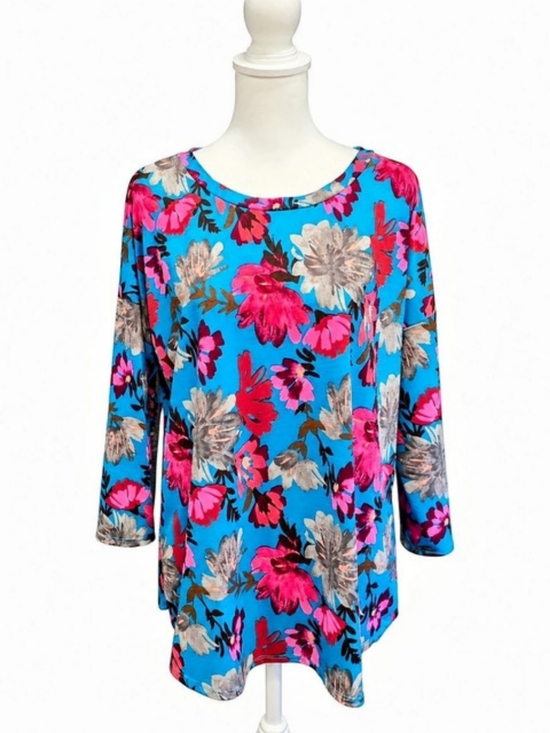 Dear Scarlett Tops - Floral Tunic in Blue & Pink Like New
